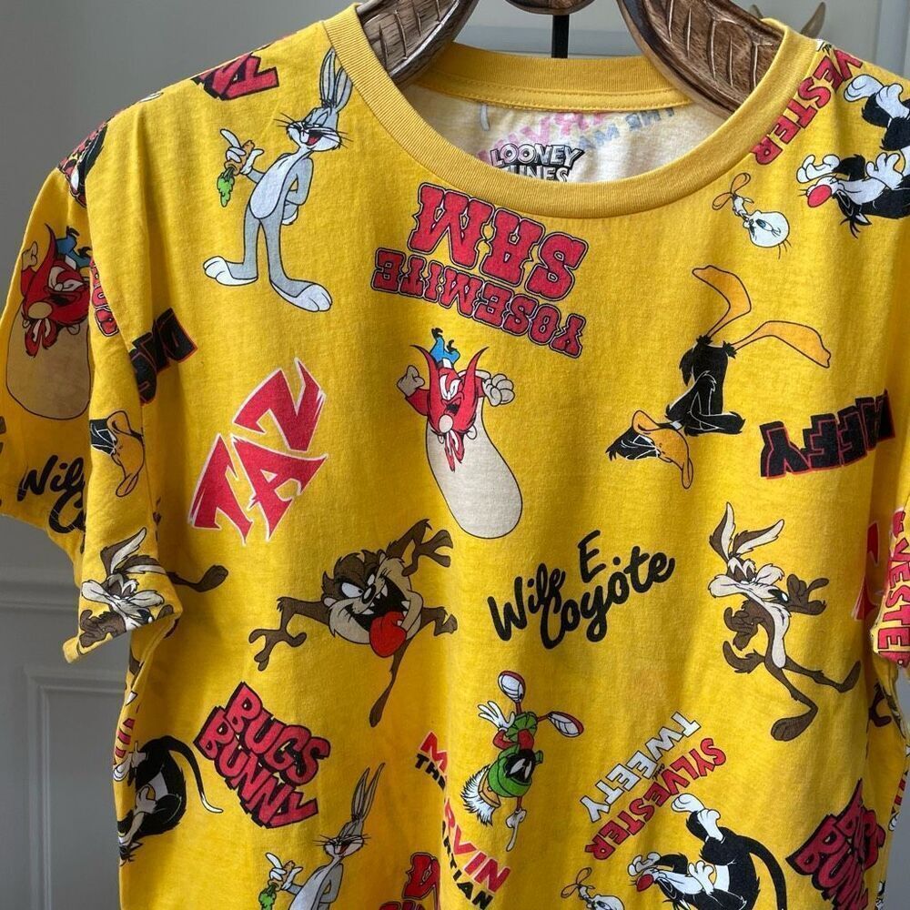 Warner Bros Looney Tunes Bugs Bunny Tshirt All Over Print Yellow L